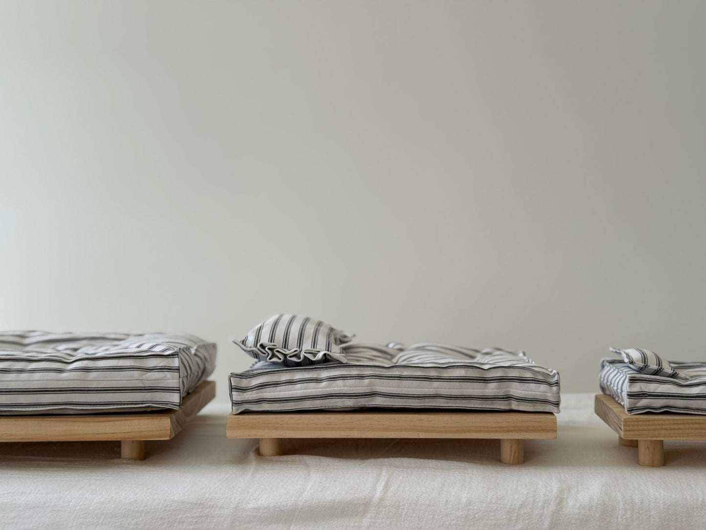 Medium Dolls Bed, Mattress & Pillow