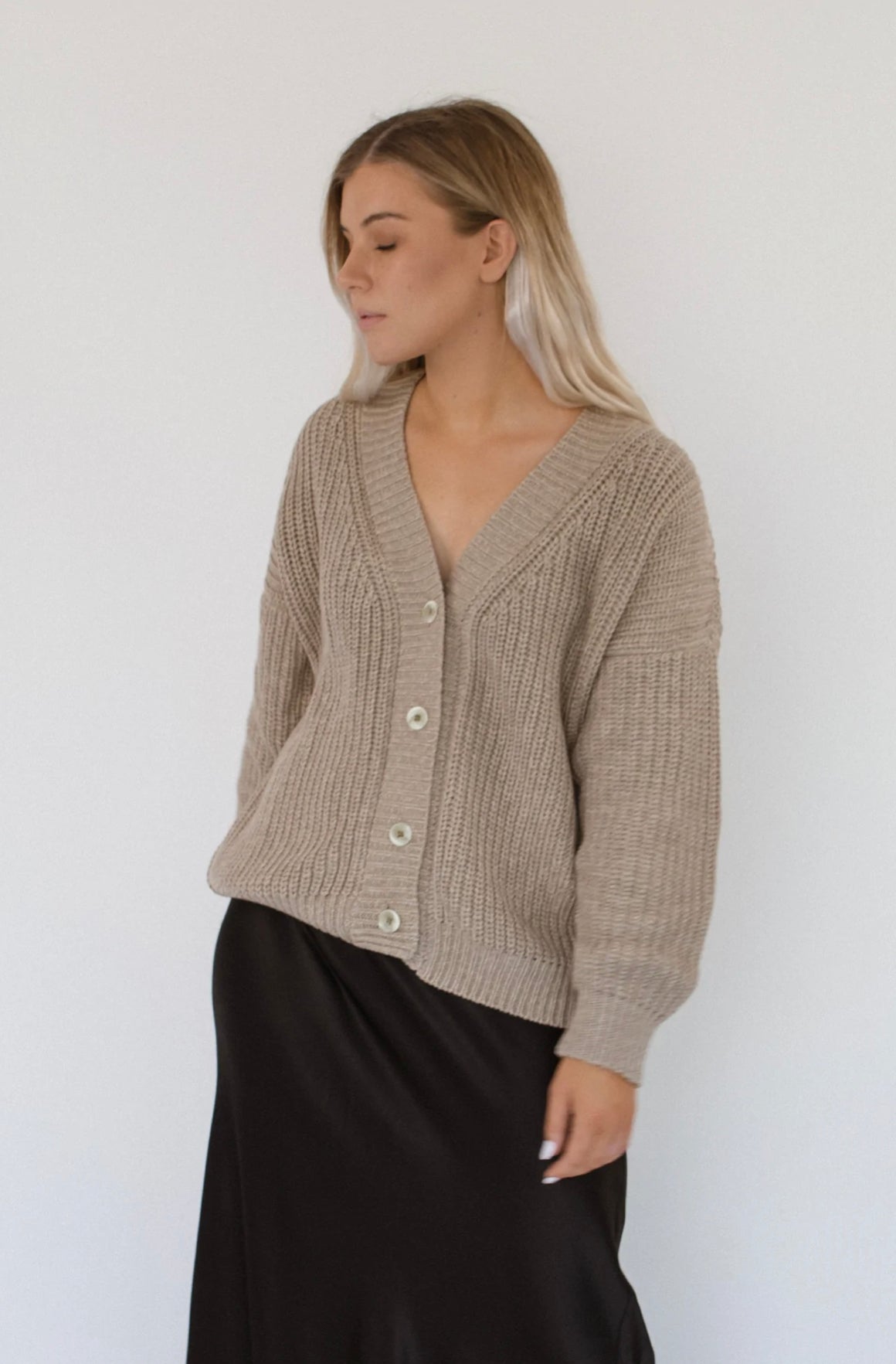 Beiged Cardigan / Cath