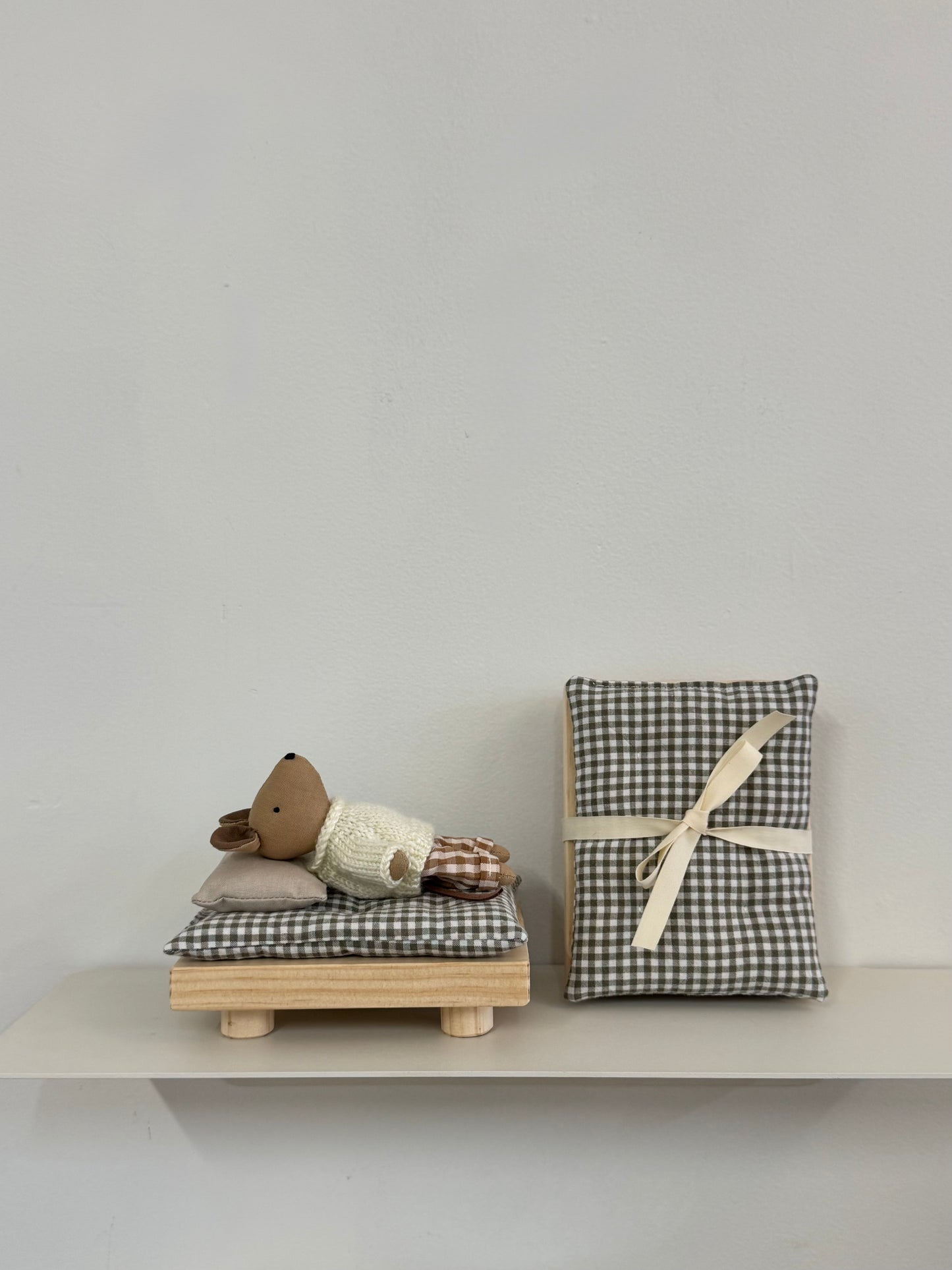 Little Dolls Bed & Mattress