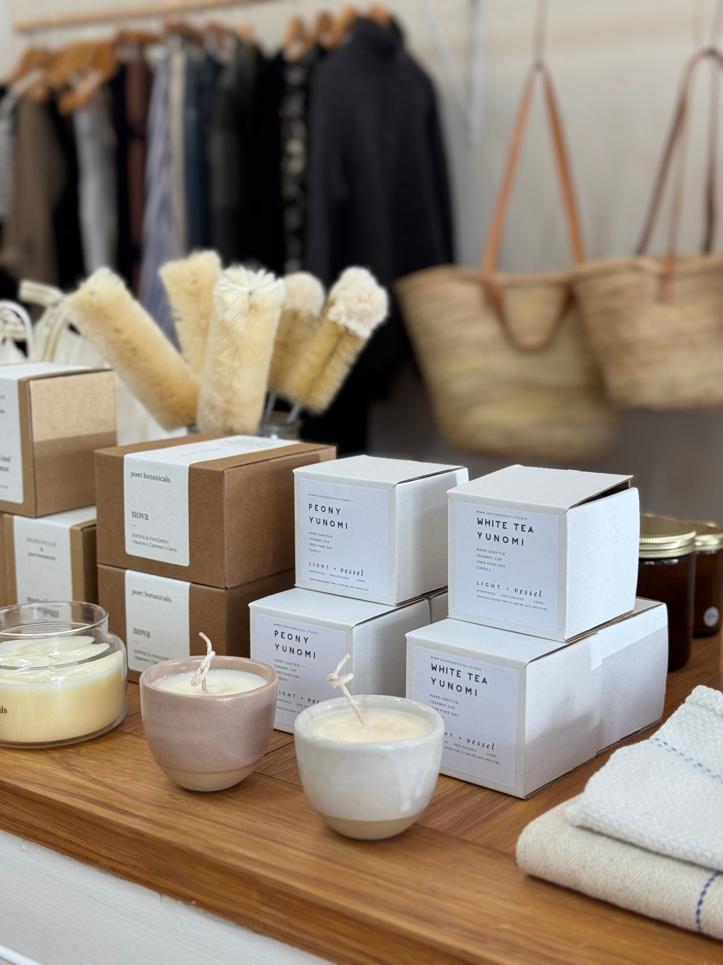 Light & Vessel Ceramic Candle ~ WHITE TEA