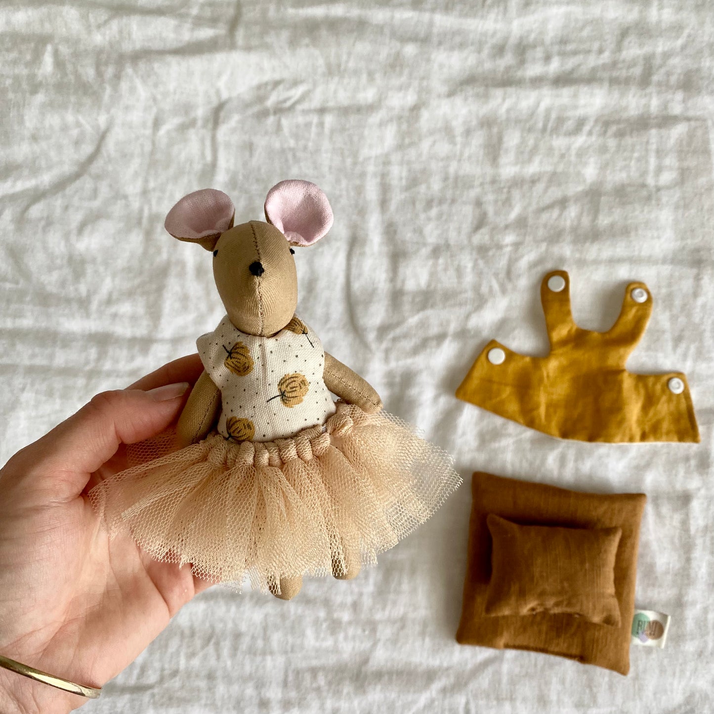 Mustard Tiny Mouse + Accessories