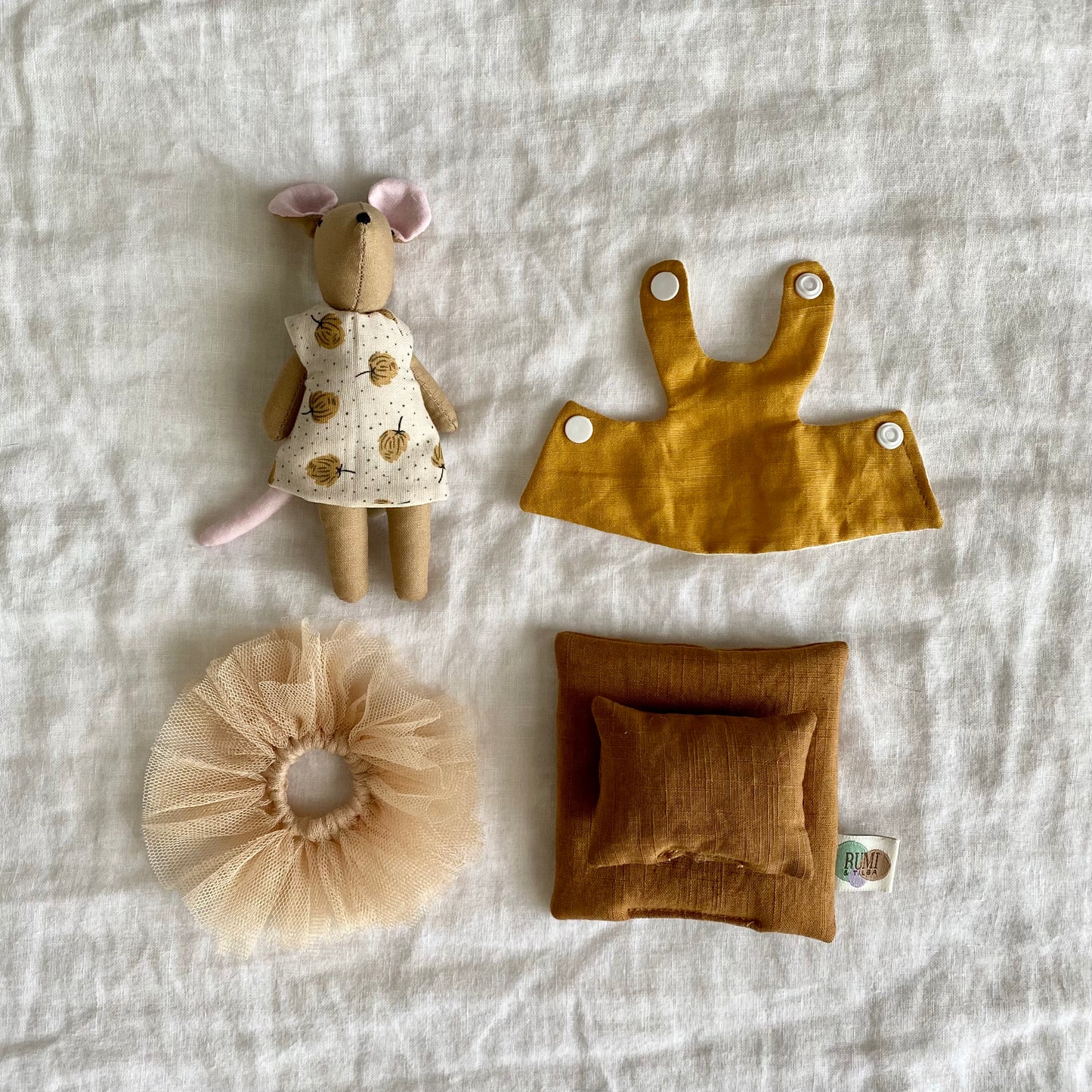 Mustard Tiny Mouse + Accessories